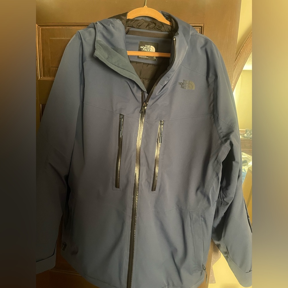 North face men’s ski snowboard jacket navy blue xl in like new condition